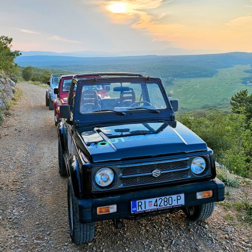 3 Hour Self Drive Jeep Tour: Highlights and the Backcountry