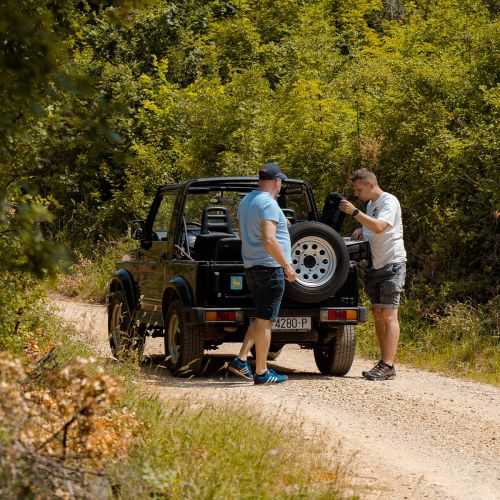 3 Hour Self Drive Jeep Tour: Highlights and the Backcountry